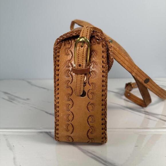 Vintage Clifton's Leather Pressed Handbag - Picture 4 of 7